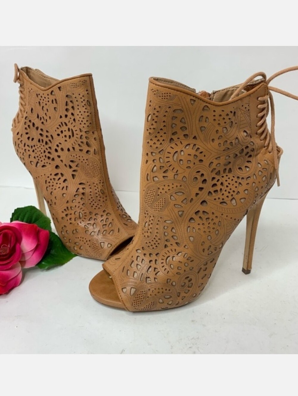 Steve Madden | Korsett Tan Laser-Cut Peep-Toe Stiletto Booties